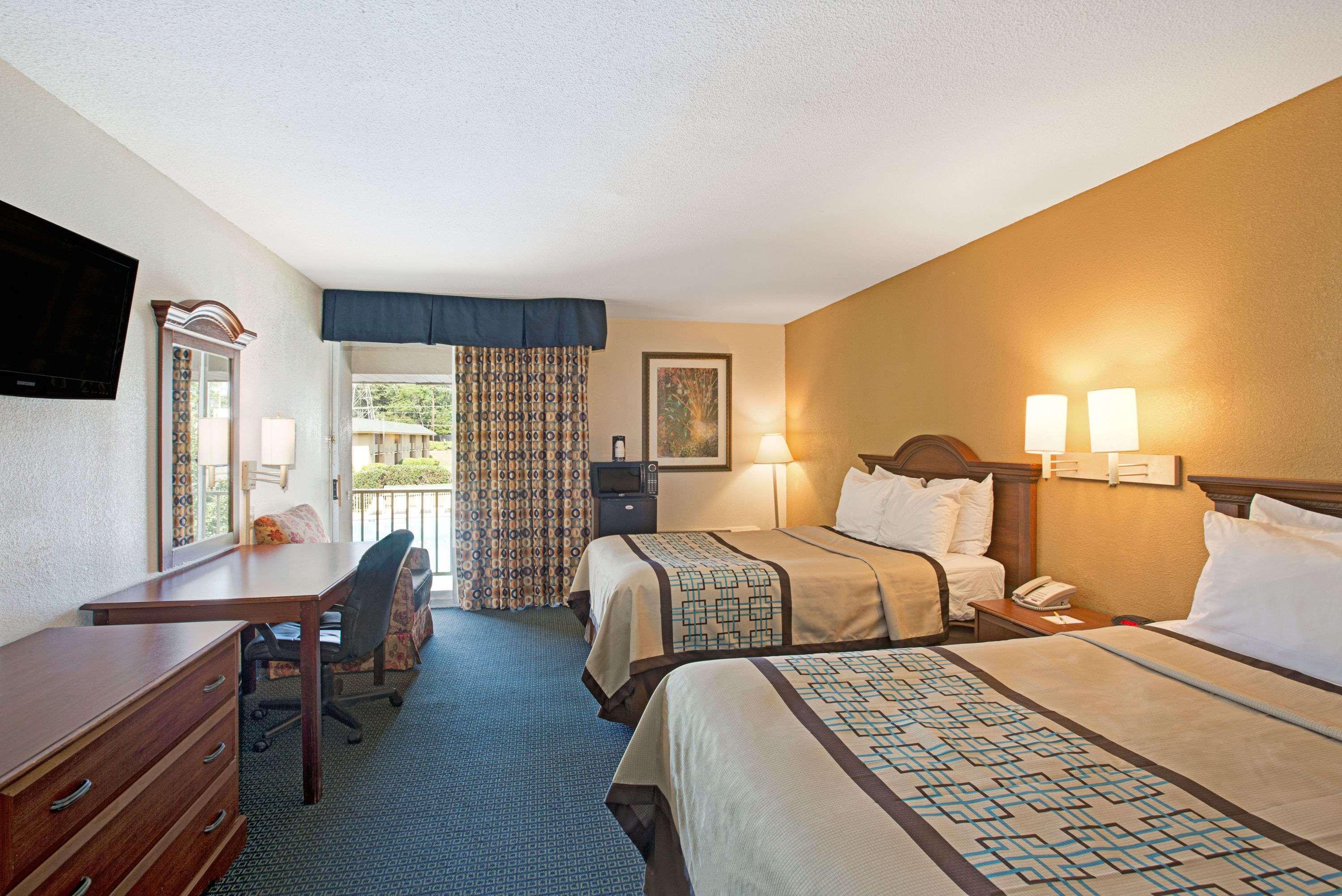 Days Inn By Wyndham Charlotte/Woodlawn Near Carowinds Buitenkant foto